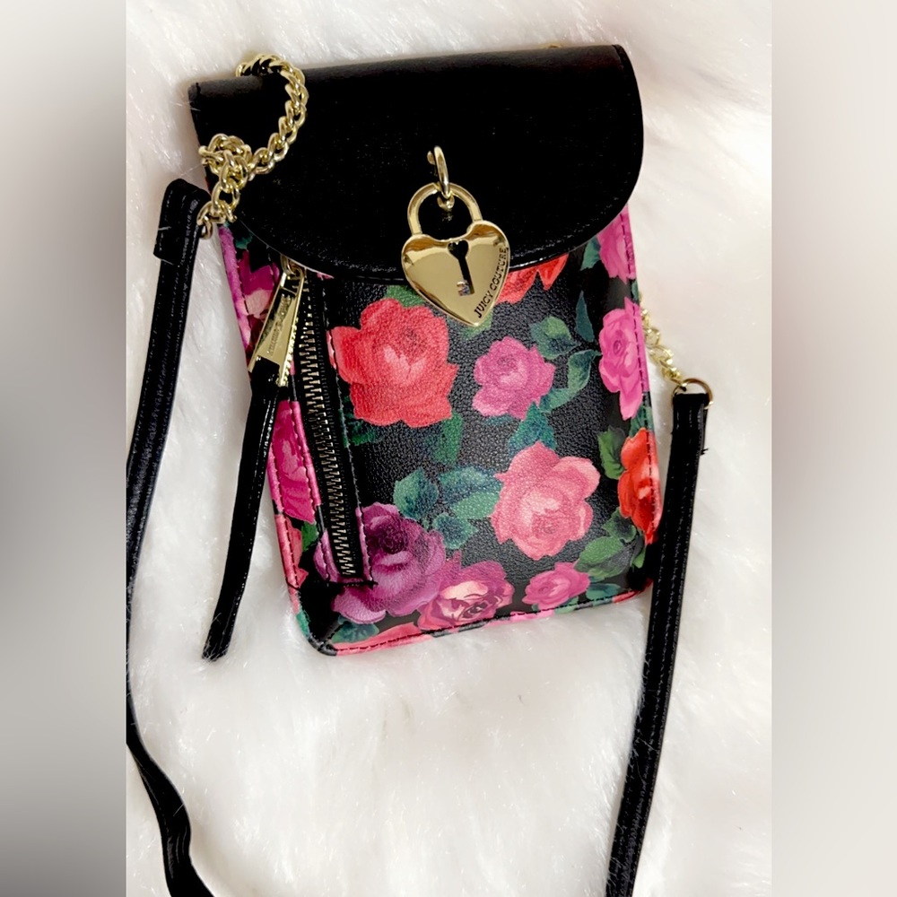 Juicy Couture Cellie Mini Floral Crossbody Bag
5.5” X 7” 🌹 🌷🌺🌹